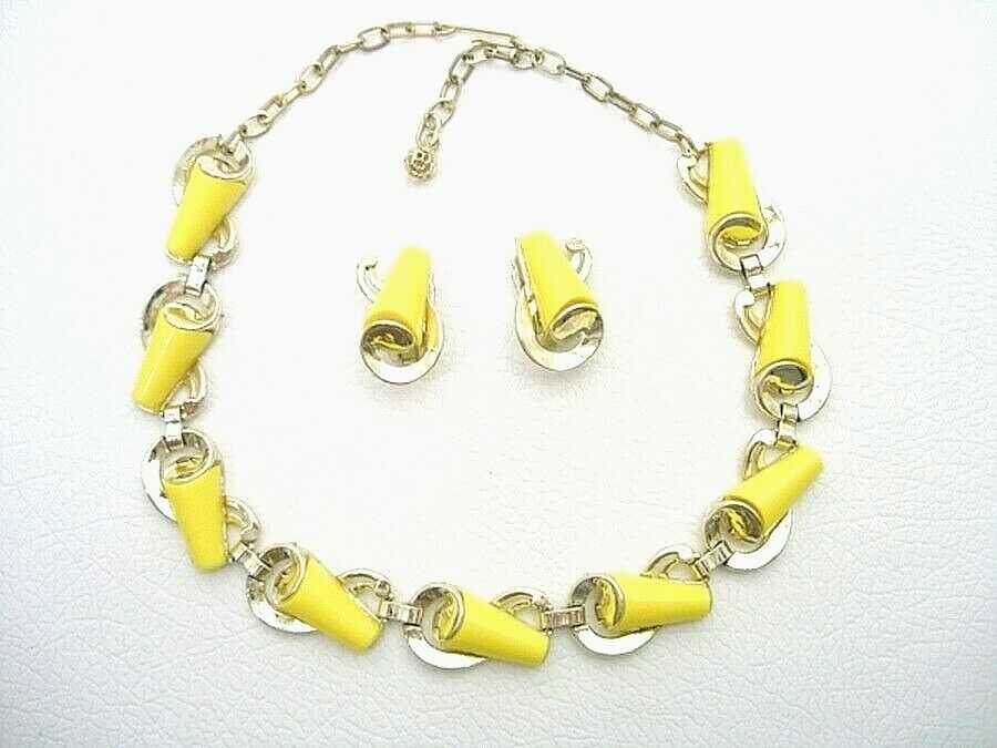 Vintage Necklace Earring Set Molded Yellow Unique Acrylic Drum Shaped Stones