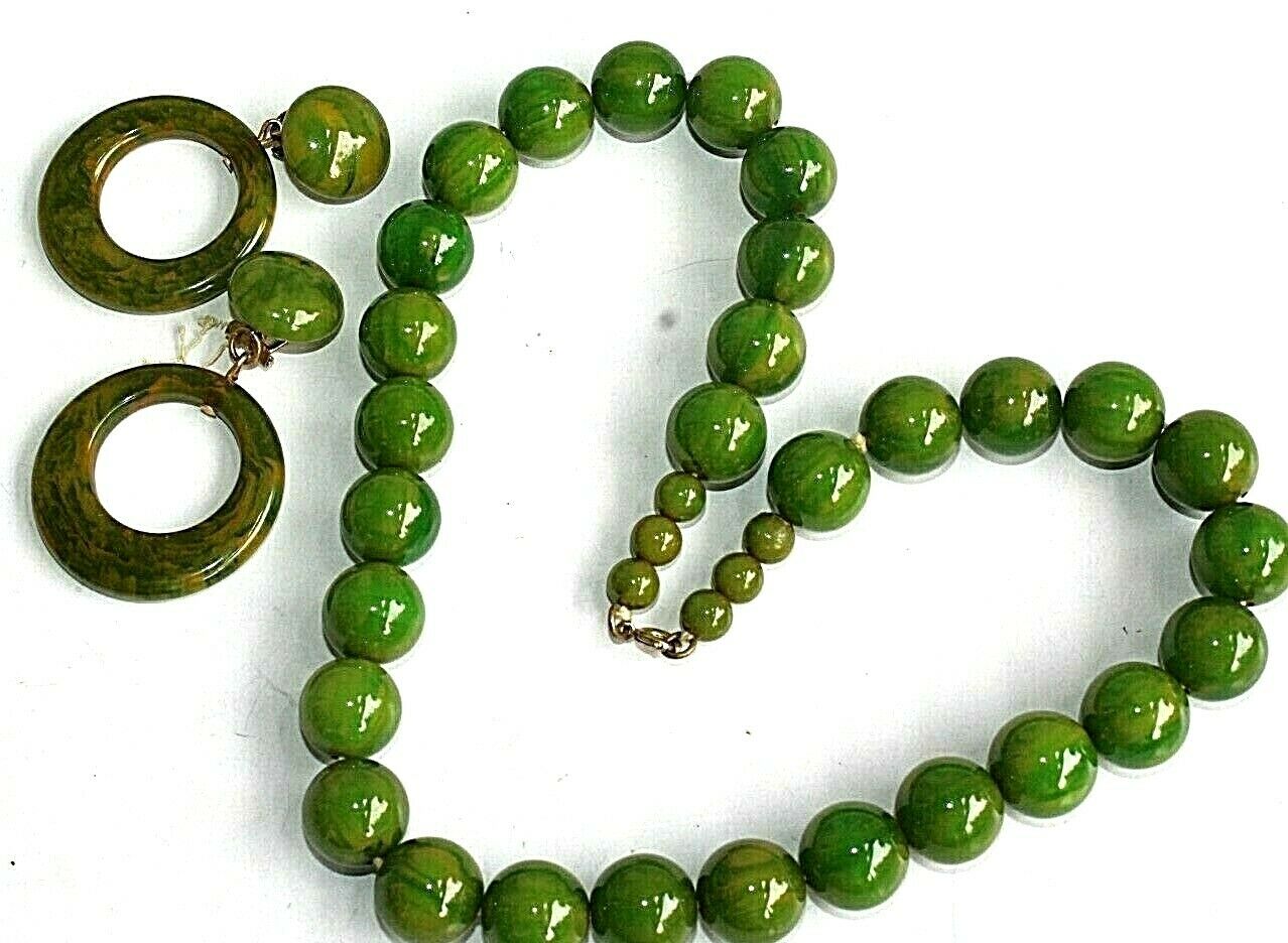 Astounding Spinach Green Bakelite Beaded Necklace Earrings Set Su2